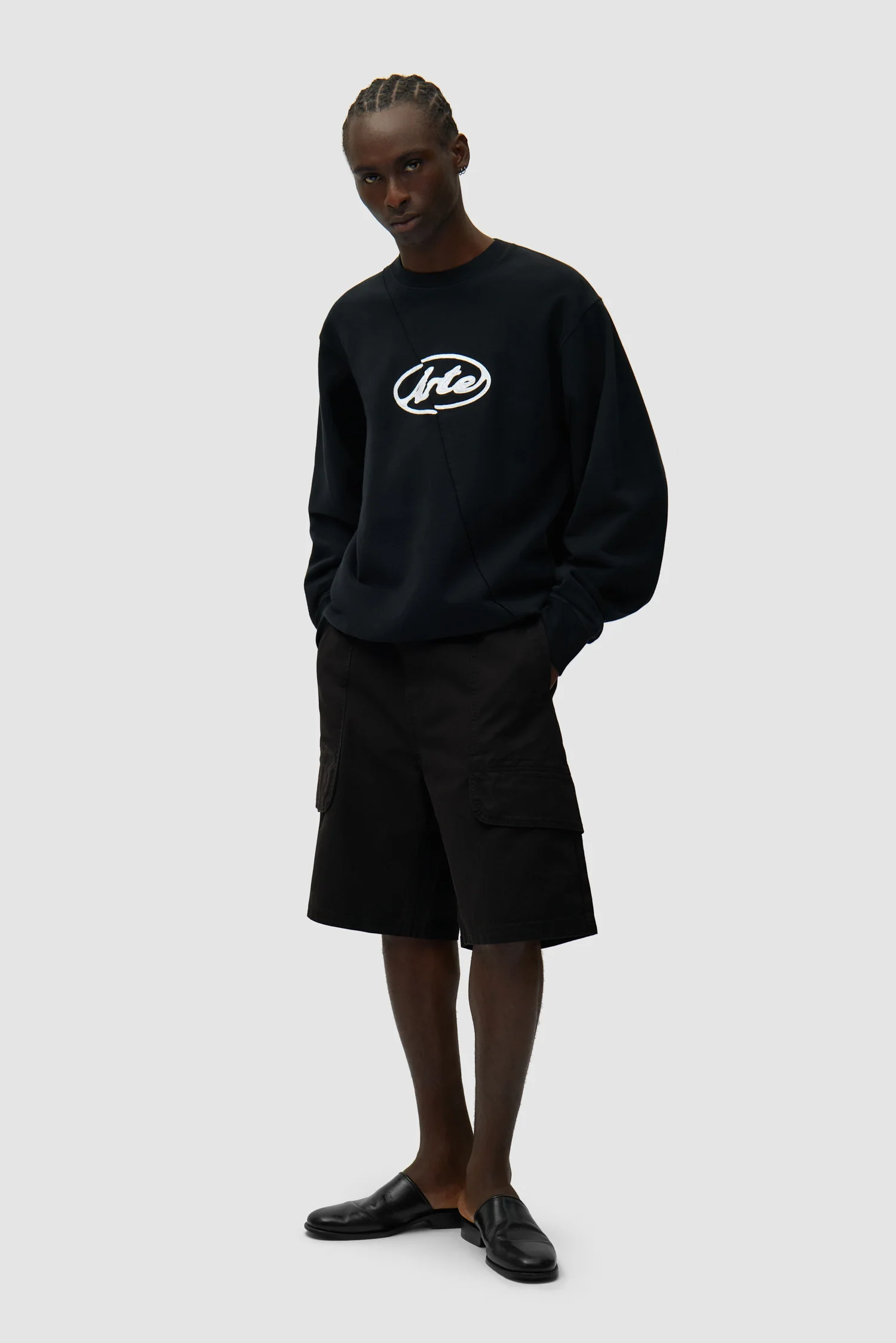 Circle Logo Embroidery Sweater - Black - Image 5