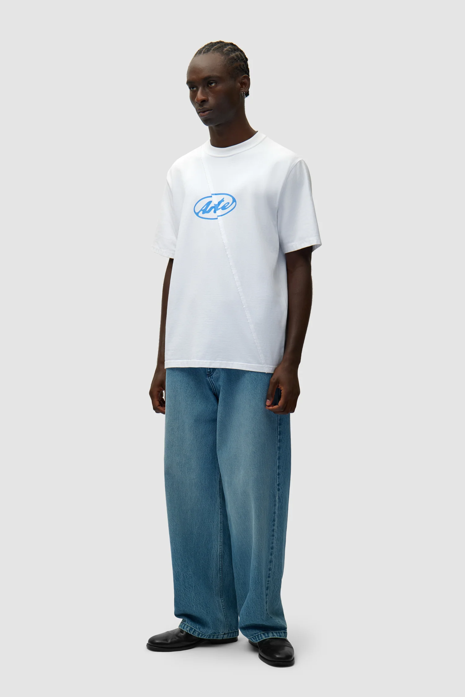 Circle Logo T-shirt - White - Image 4