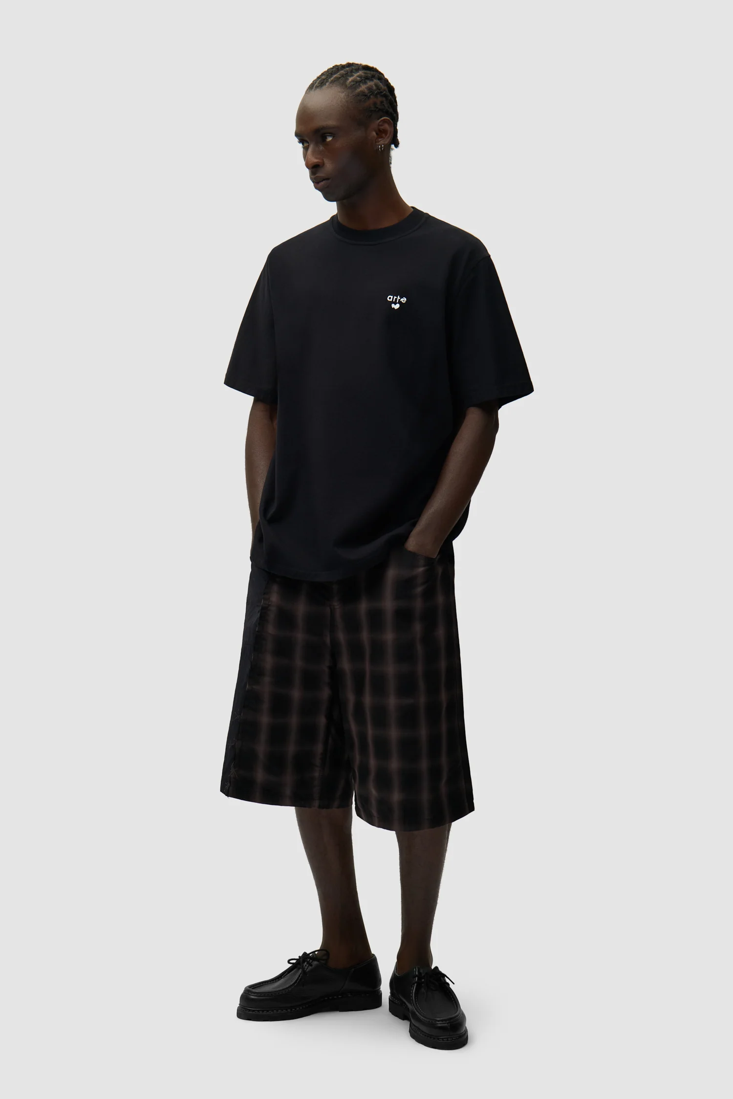 Heart Logo T-shirt - Black - Image 4